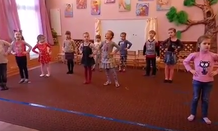 Репетиция сказки “Заюшкина избушка”